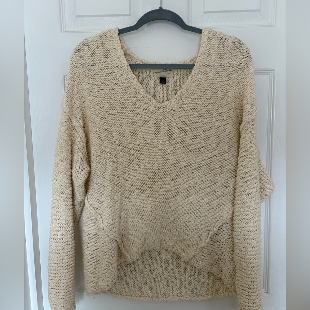 Universal Thread Women's V-Neck Sweater - Cream